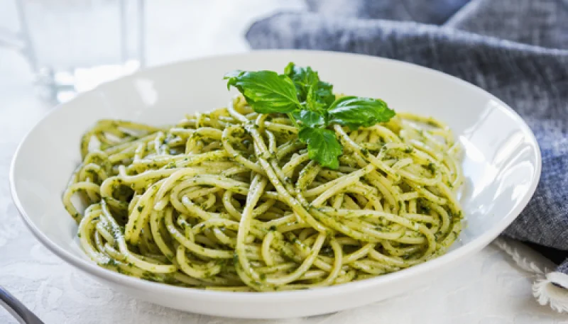 Espaguetis al pesto
