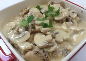 Lagrimas de pollo con champiñones en salsa de cítricos