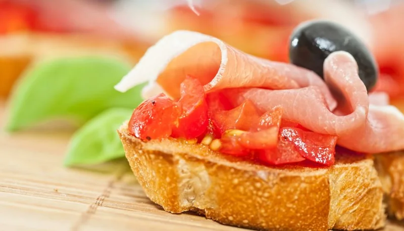 Tostada de tomate y jamón