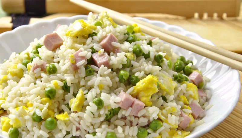 Arroz cantonés al microondas