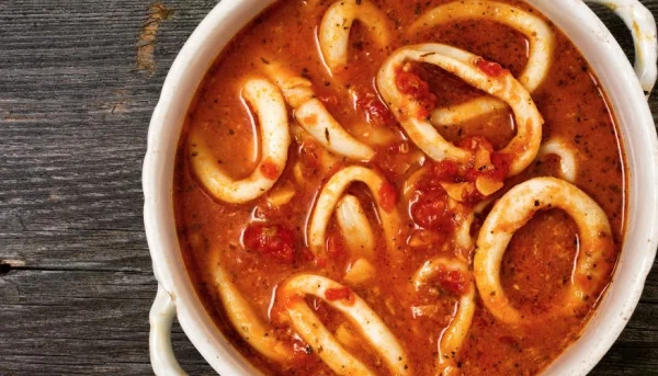 Calamares en salsa de tomate