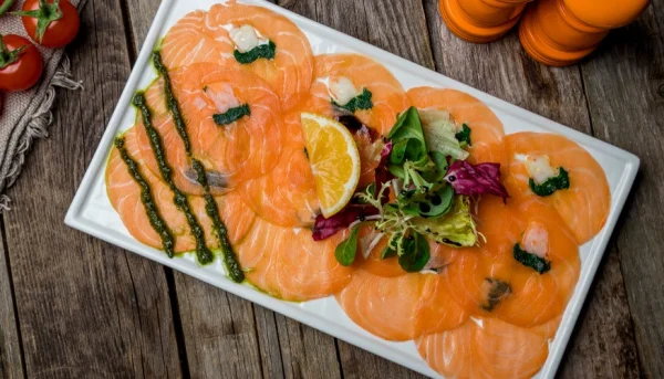 Carpaccio de salmón