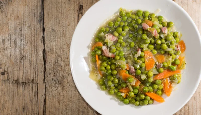 Guisantes con zanahorias