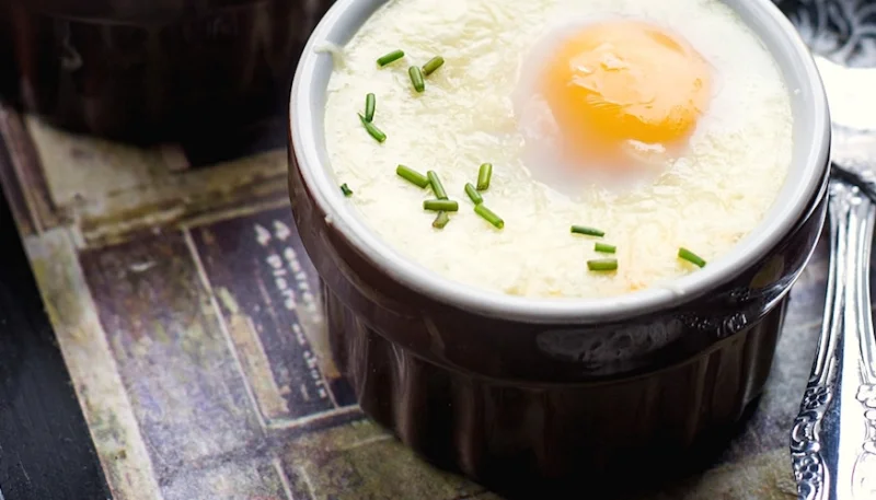 Huevos cocotte al microondas