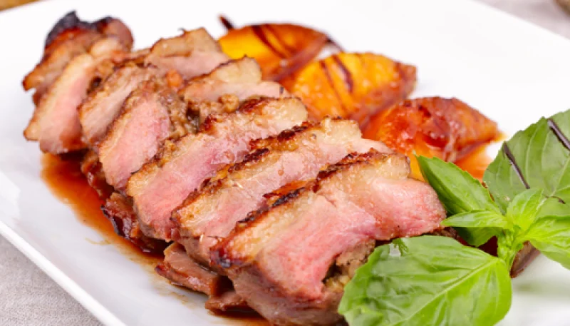 Magret de pato a la naranja