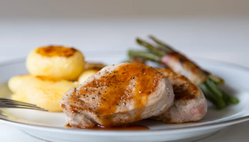 Medallones de solomillo de cerdo con naranja