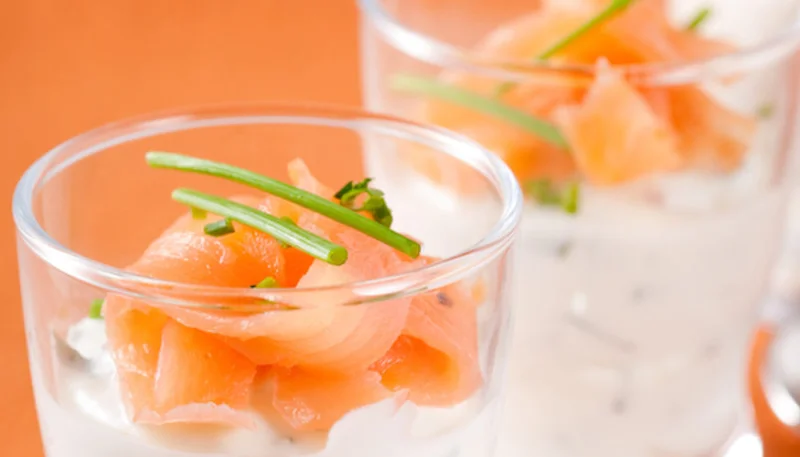 Mousse de espárragos y salmón ahumado