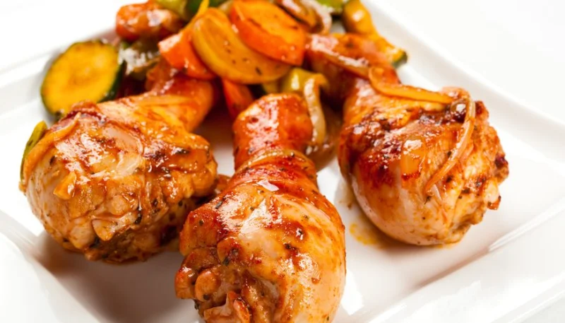 Muslos de pollo con miel y zanahorias