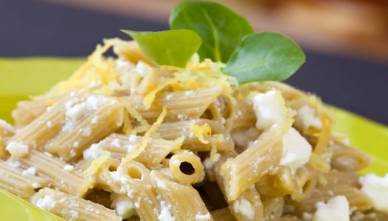 Pasta al limón con ricotta