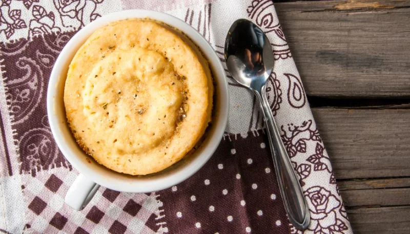 Pastel en taza de vainilla