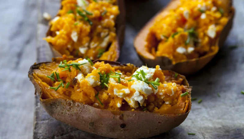 Patatas dulces con queso feta