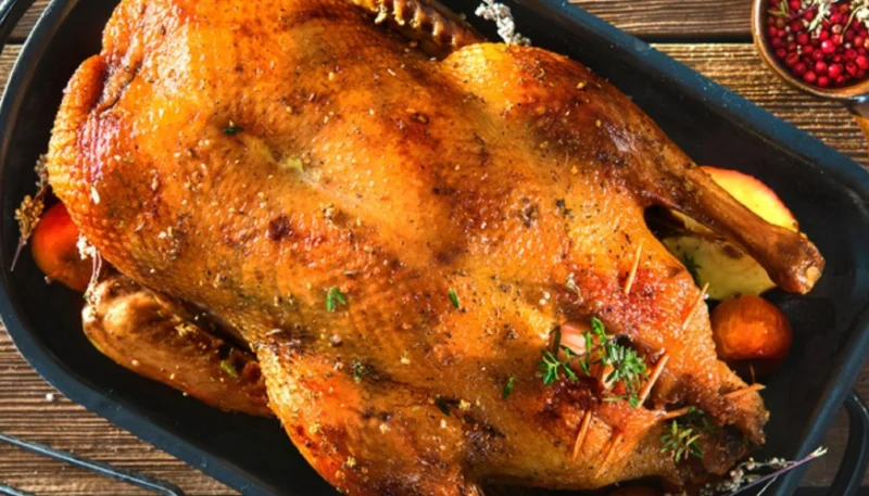 Pato navideño relleno de frutos secos y castañas