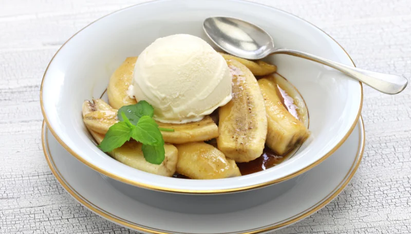 Plátanos flambeados con ron
