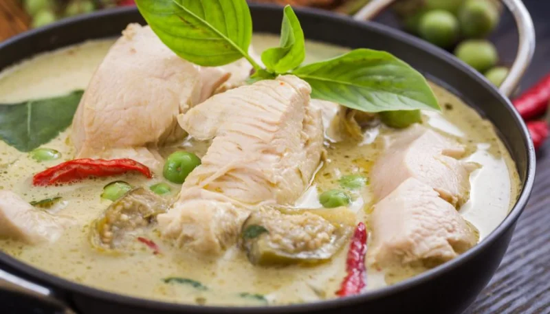 Pollo con salsa de coco