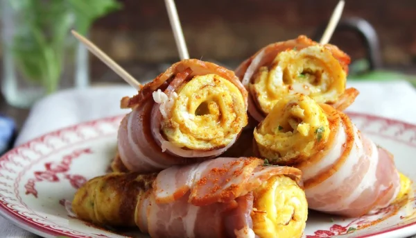 Rollitos de panceta rellenos de tortilla