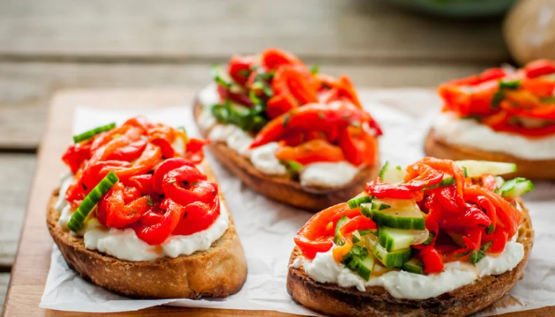 Tostada con pimiento rojo