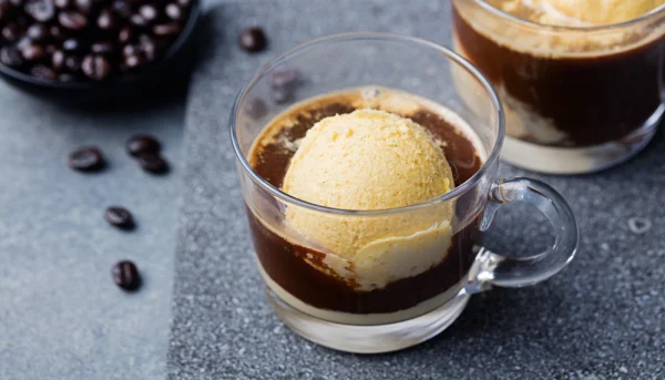 Affogato italiano de café