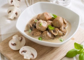 Albóndigas con salsa de champiñones