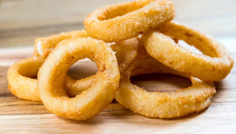 Aros de cebolla fritos