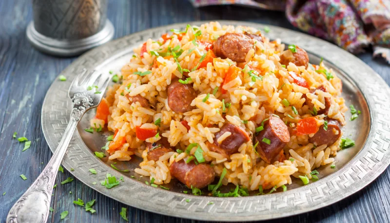 Arroz con salchichas