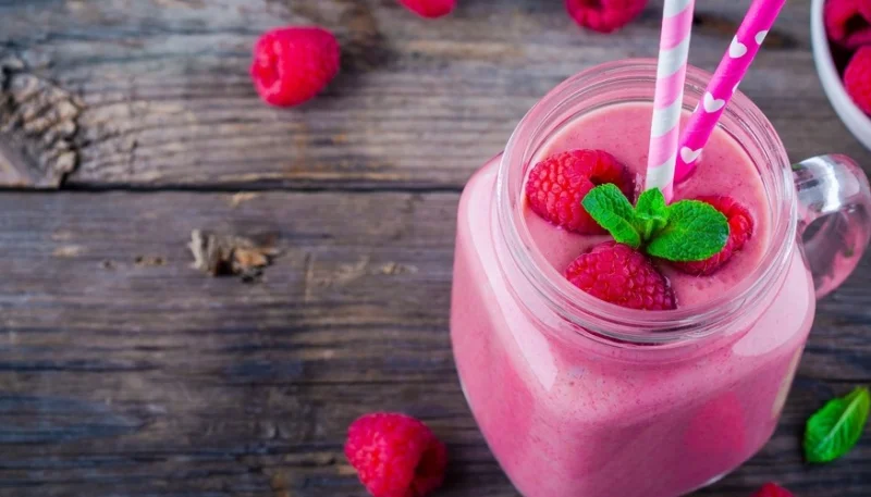 Batido de frambuesa, rosa y lichi