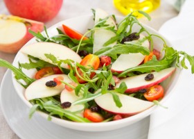 Ensalada de manzana y tomate