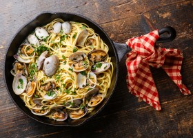 Espaguetis con almejas (alle vongole)