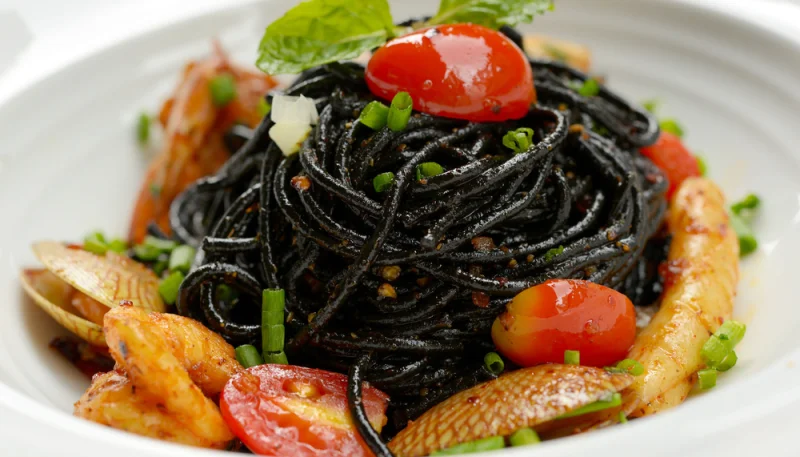 Espaguetis negros a la marinera