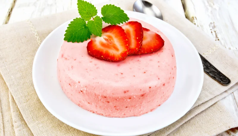 Flan de fresas con nata