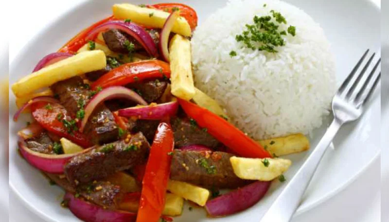 Lomo saltado de carne