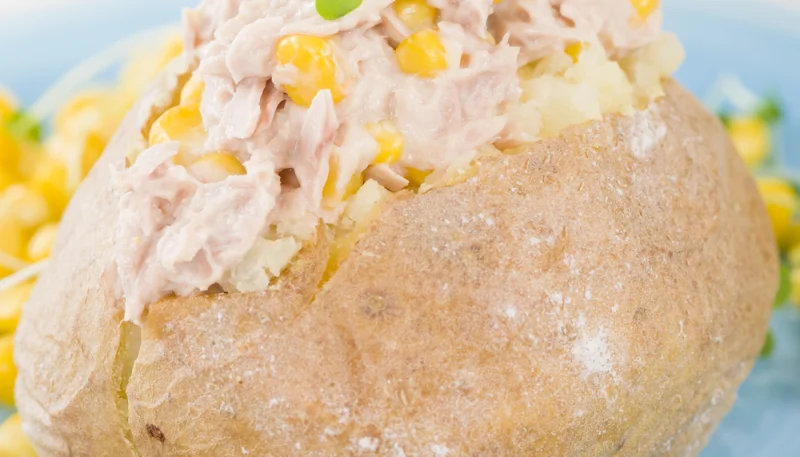 Patatas rellenas de atún