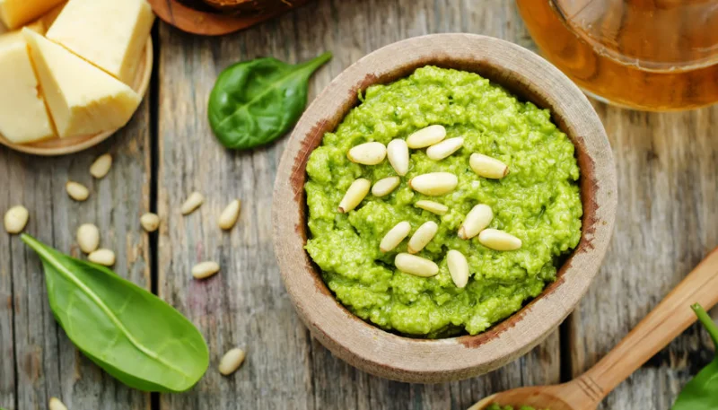 Pesto de espinacas con cilantro