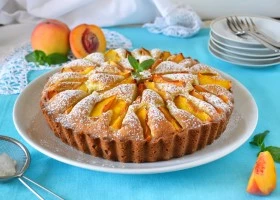 Tarta de melocotón con almendras