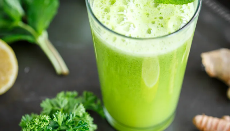 Zumo de lima y menta