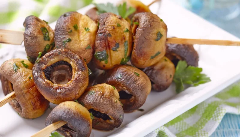 Brochetas de champiñones a la parrilla