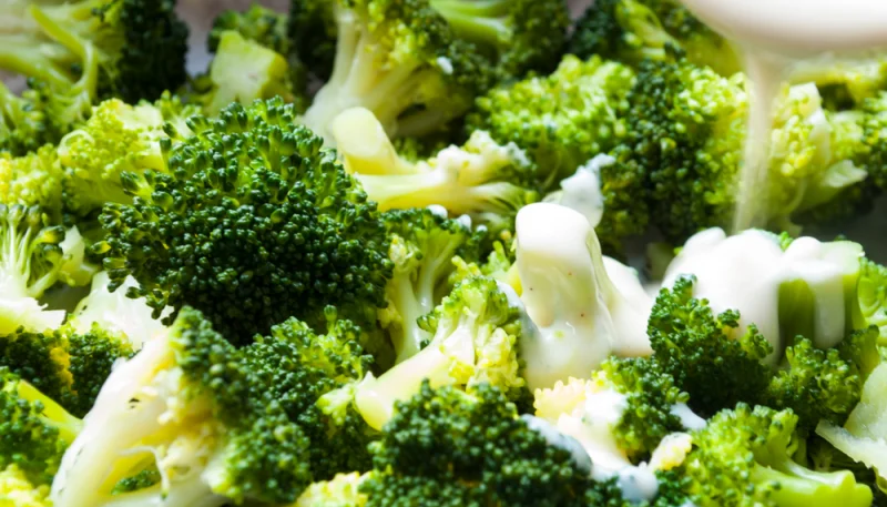 Brócoli con salsa de manzana