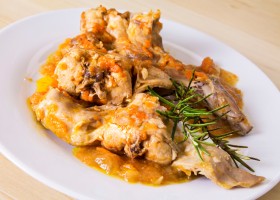 Conejo en salmorejo