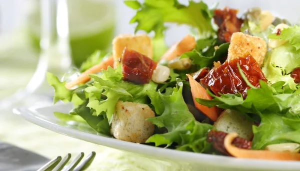 Ensalada con tomates secos