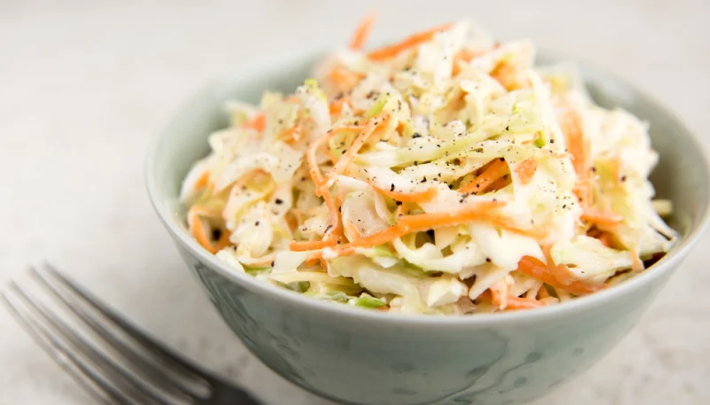 Ensalada de col y zanahorias