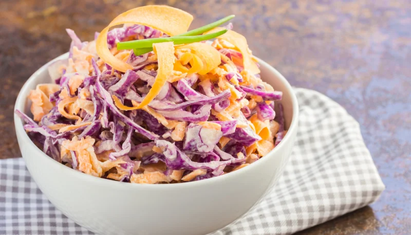 Ensalada de repollo morado