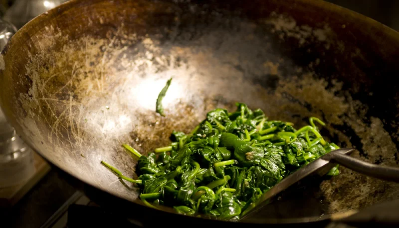 Espinacas salteadas al wok