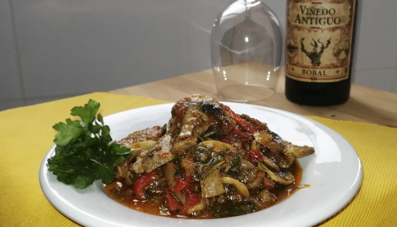 Estofado de cerdo con champiñones y verduras