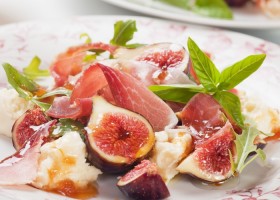 Higos con jamón y queso