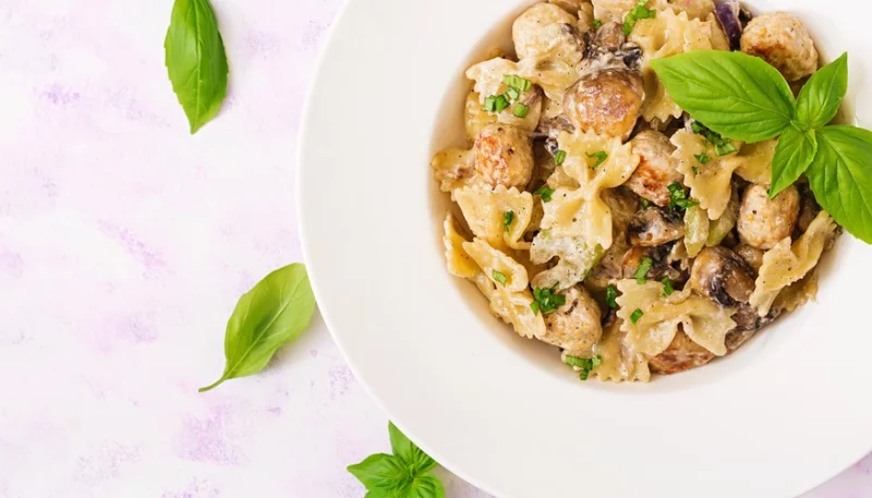 Pajaritas con champiñones y pollo