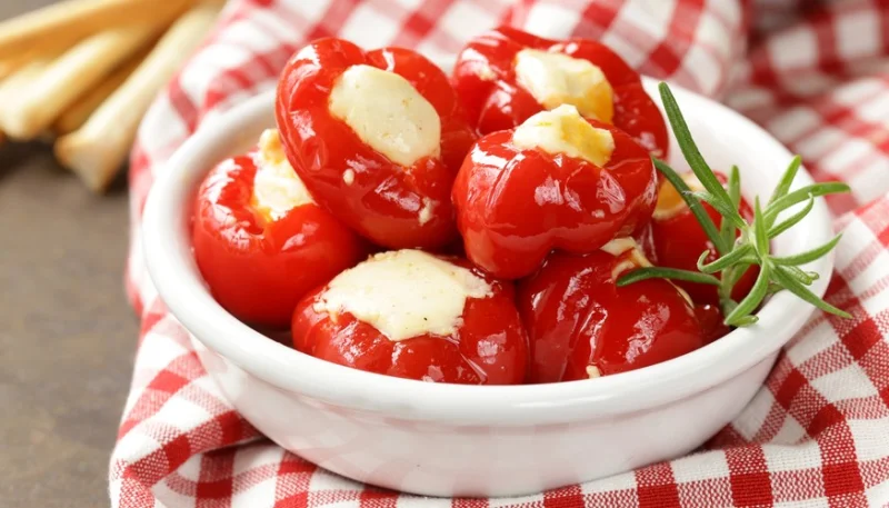 Pimientos rellenos de queso
