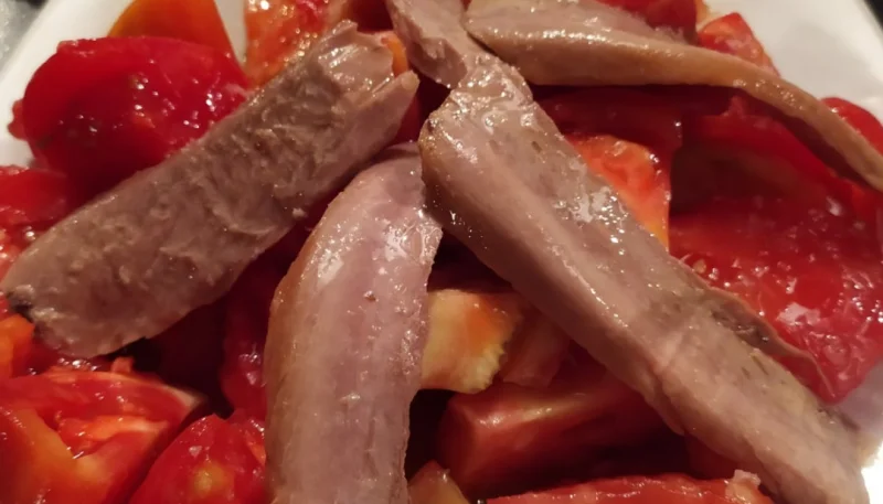 Ensalada de tomate con ventresca