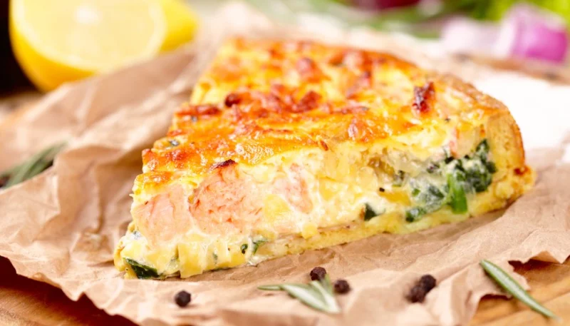 Tarta salada de puerro y salmón ahumado