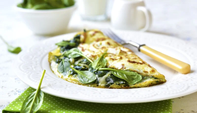 Tortilla francesa con atún y espinacas