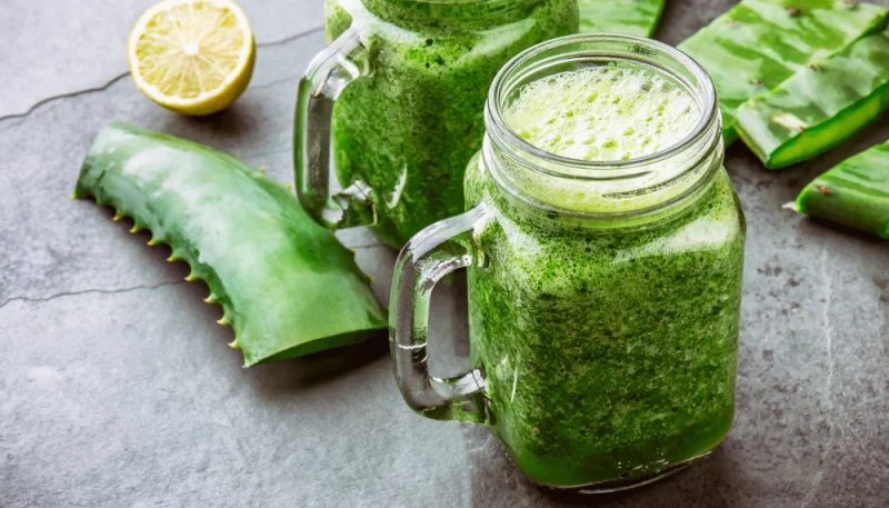 Zumo de aloe vera, col y manzana