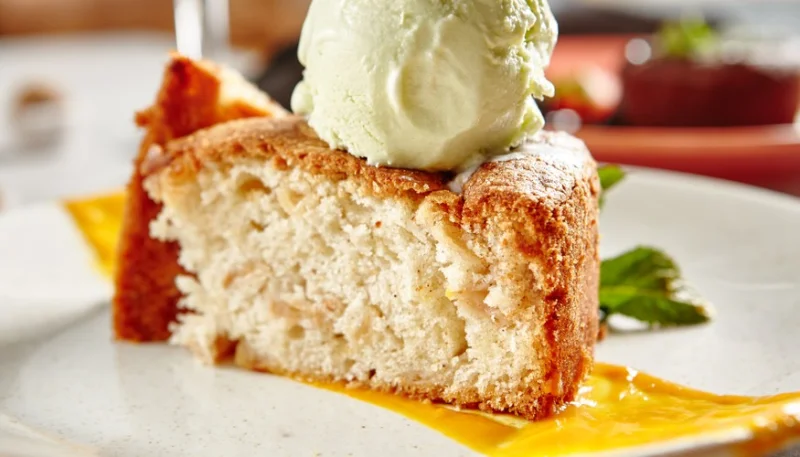 Bizcocho de yogur y peras